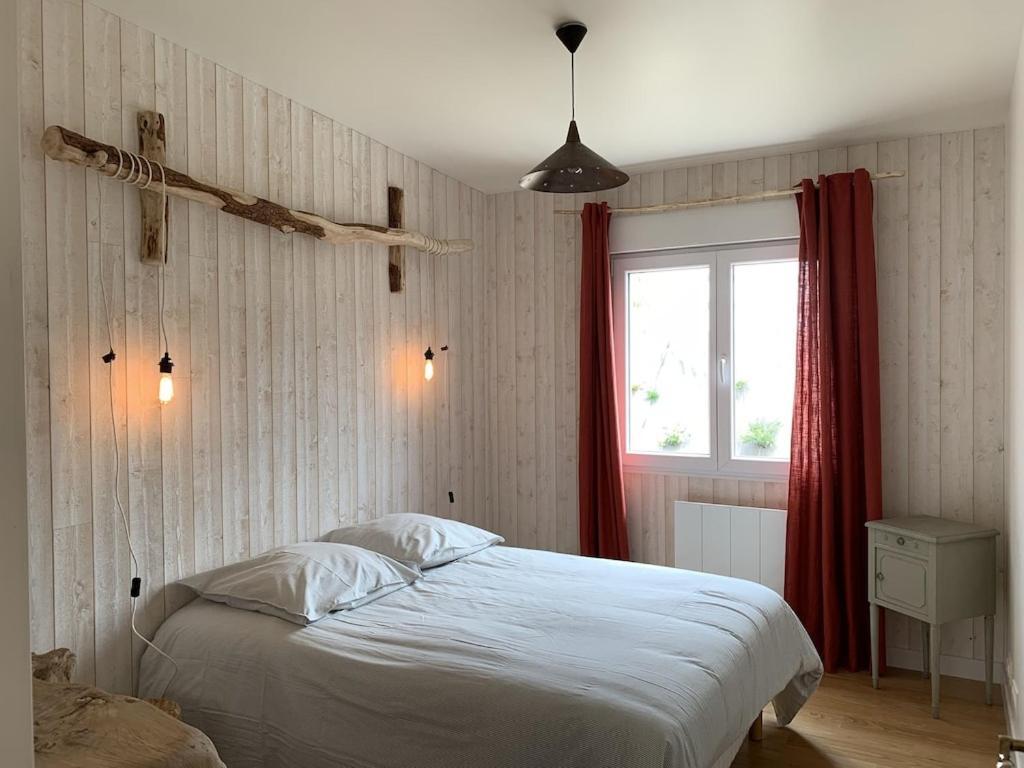 Charmante Maison De Campagne En Pierres Et Bois Sartilly-Baie-Bocage Екстериор снимка